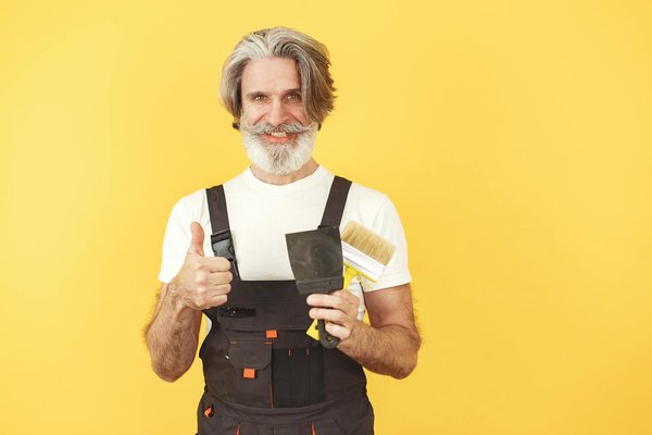 Le migliori idee di archiviazione per ottimizzare lo spazio in un soggiorno compatto